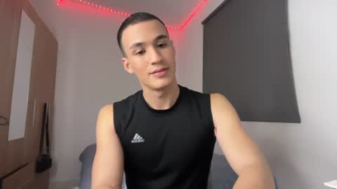 leo_delveyy online show from July 28, 9:07 am