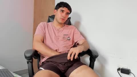 Leo Jones online show from February 3, 10:21 pm