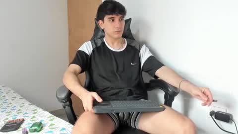 Leo Jones online show from October 1, 6:18 pm