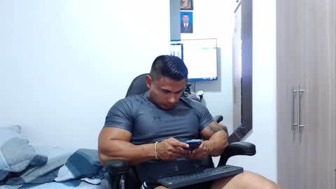 Leo online show from February 9, 10:23 pm