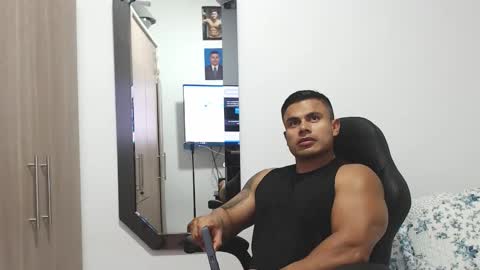 Leo online show from February 3, 11:19 pm