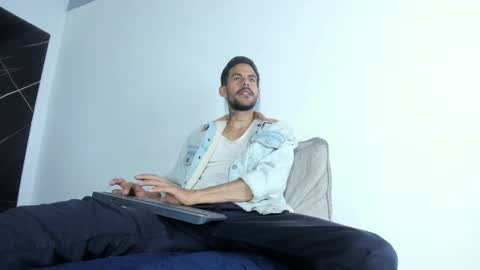 leo vesper online show from April 9, 11:49 am