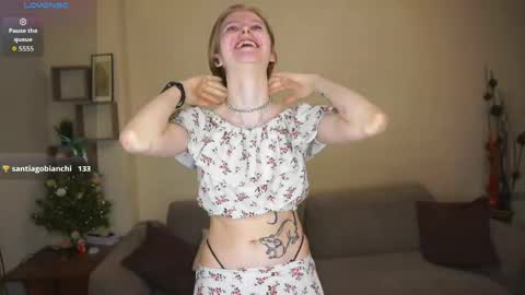 Hello Im Roxy Im just starting my journey here so lets get acquainted online show from April 21, 7:21 pm