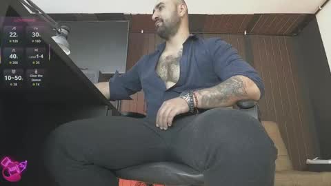 Leon online show from May 19, 6:48 pm