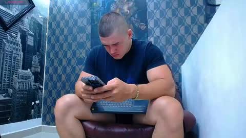 Leon Smoron online show from April 14, 1:42 am