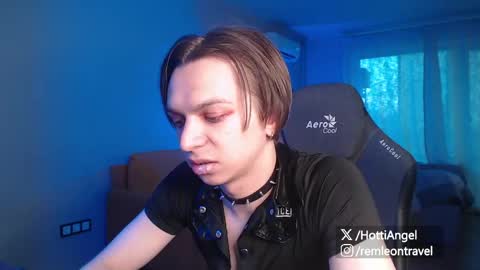 Leon online show from April 13, 3:49 pm