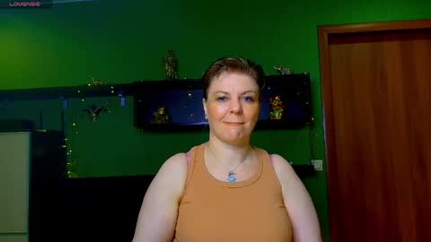 Leona tracie online show from April 3, 9:38 am