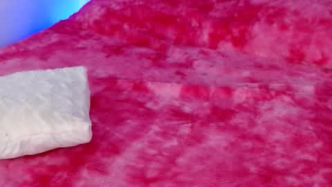 LUCY online show from November 19, 9:13 pm