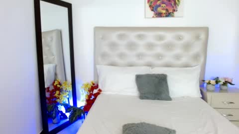 LUCY online show from April 18, 11:16 pm