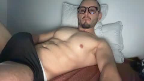 Snapshot of leonandresough chatting on October 19, 11:31 pm leonandresough online show from October 19, 11:31 pm