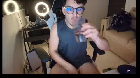 Snapshot of leonandresough chatting on October 24, 4:46 am leonandresough online show from October 24, 4:46 am