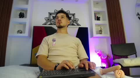 leonardo online show from April 13, 12:53 pm