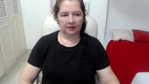 leonela   online show from June 2, 12:23 am