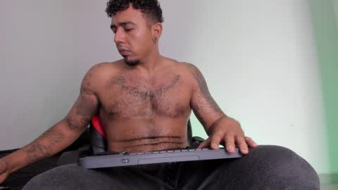 leonidas1.1 online show from April 11, 2:49 am