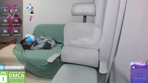 leonkissboy online show from April 21, 6:15 pm