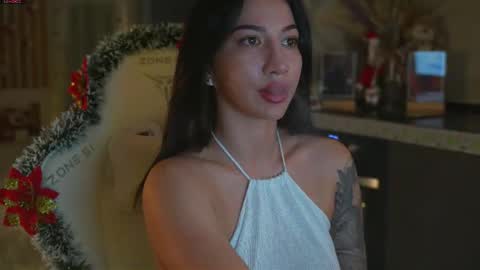 Leora online show from December 19, 5:08 pm