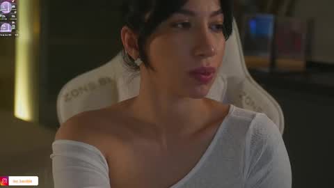 Snapshot of leoramallis chatting on October 17, 5:17 pm Leora online show from October 17, 5:17 pm