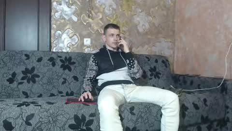 leoroman online show from November 12, 9:33 am