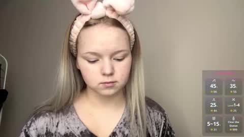 Hello everyone Im Lora Its my first day Were going to have fun together online show from February 24, 11:24 am