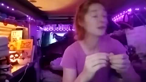 LesleyGumGrass- The Boring Trans girl online show from October 19, 5:28 pm