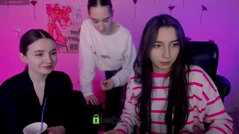 leslie_bird online show from March 5, 10:13 am