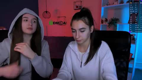 leslie_bird online show from January 16, 9:40 am