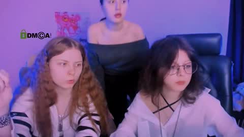 leslie_bird online show from November 12, 12:18 pm