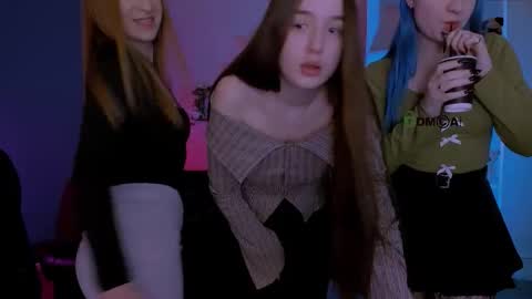 leslie_bird online show from March 21, 9:58 am