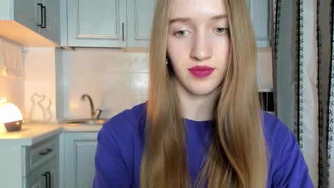 Snapshot of leslie_my_lovee chatting on October 8, 8:15 pm  LESLIE   online show from October 8, 8:15 pm