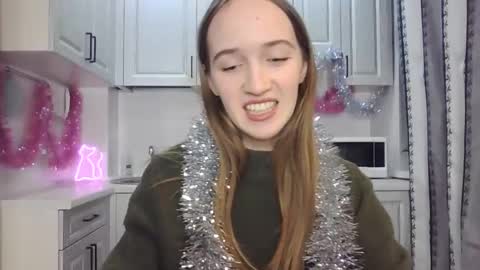 Snapshot of leslie_my_lovee chatting on December 16, 8:05 pm  LESLIE   online show from December 16, 8:05 pm