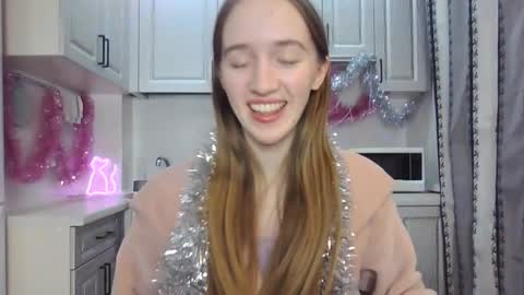 Snapshot of leslie_my_lovee chatting on December 24, 10:06 pm  LESLIE   online show from December 24, 10:06 pm