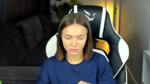 Leslie online show from May 24, 1:13 am