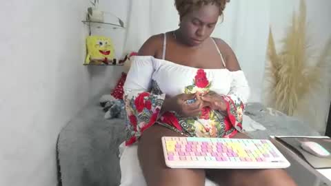 lesliee_brownn online show from December 3, 9:54 am