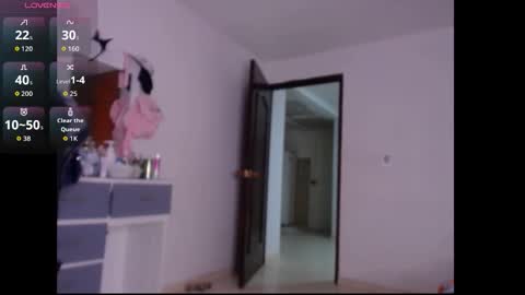 lesly online show from December 2, 12:42 am