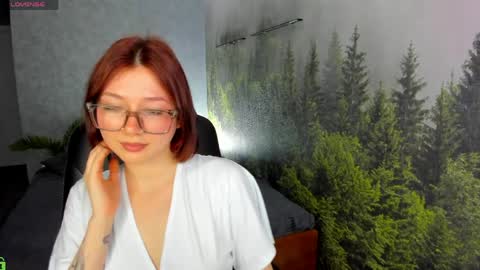 Lessi online show from April 7, 1:29 am