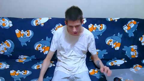 lester_broo online show from May 22, 8:15 pm