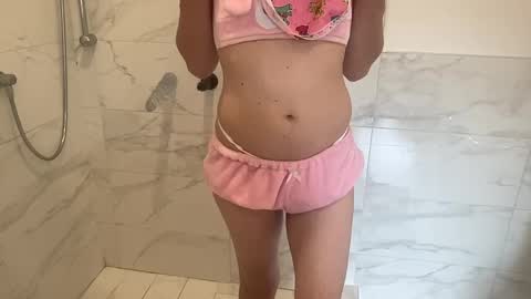 anna online show from December 7, 7:05 pm