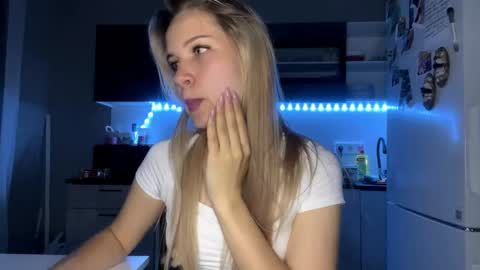 Kate online show from May 8, 5:40 pm