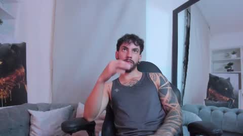 leviwolff online show from July 22, 4:58 am