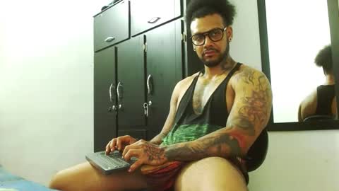 Snapshot of lewisstrong chatting on October 8, 7:20 pm Lewis Strong online show from October 8, 7:20 pm