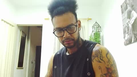 Snapshot of lewisstrong chatting on February 3, 1:19 pm Lewis Strong online show from February 3, 1:19 pm