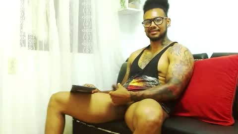 Snapshot of lewisstrong chatting on January 6, 6:10 pm Lewis Strong online show from January 6, 6:10 pm