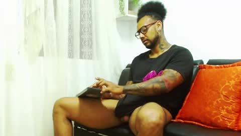 Snapshot of lewisstrong chatting on January 25, 11:02 am Lewis Strong online show from January 25, 11:02 am