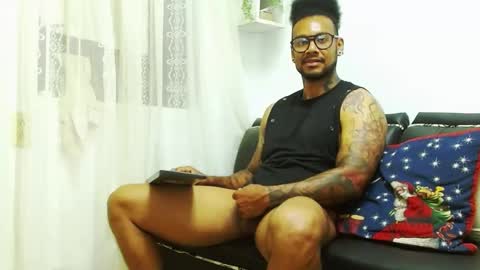 Snapshot of lewisstrong chatting on January 5, 6:56 pm Lewis Strong online show from January 5, 6:56 pm