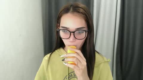 lexibabe_ online show from February 16, 7:50 am