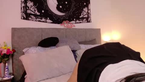 Lixie And Nte online show from April 19, 12:55 am