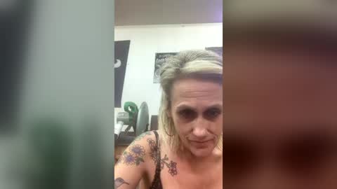 lexijo25 online show from June 24, 1:45 am