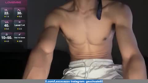 Snapshot of lexxxcazzo chatting on October 23, 9:22 am Dromaeosaurex online show from October 23, 9:22 am