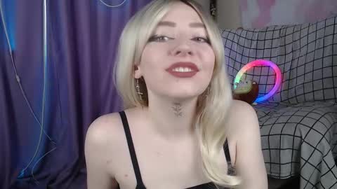 Snapshot of lexy_l0vy chatting on October 23, 6:48 am LexxxY online show from October 23, 6:48 am