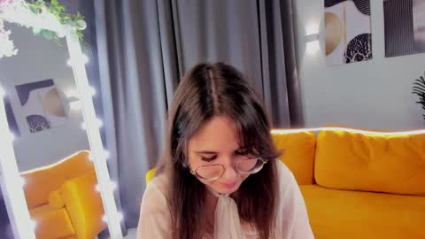 leylamirage online show from April 8, 12:52 pm